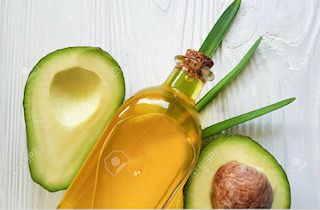 The antioxidantsand anti-inflammatory agents in avocado oil help your skin stays smooth, strong and elastic.